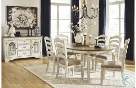 Realyn White Oval Extendable Dining Room Set