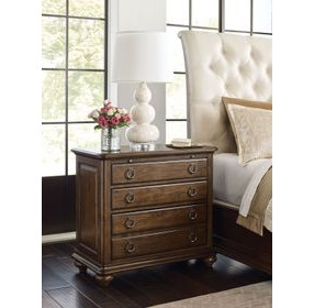 Commonwealth Witham Medium Stain 4 Drawer Bachelor's Chest