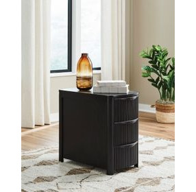 Camdill Black Rectangular Chairside End Table with USB Charging