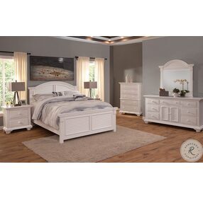 Cottage Traditions White Queen Panel Bed