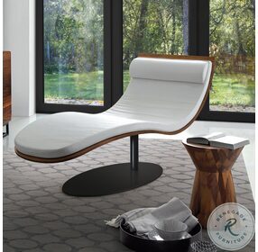 Balzo White Leather Lounge Chair