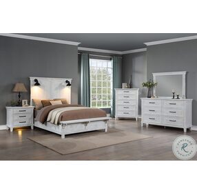 Farmhouse Distressed White Panel Bedroom Set with Bench Footboard