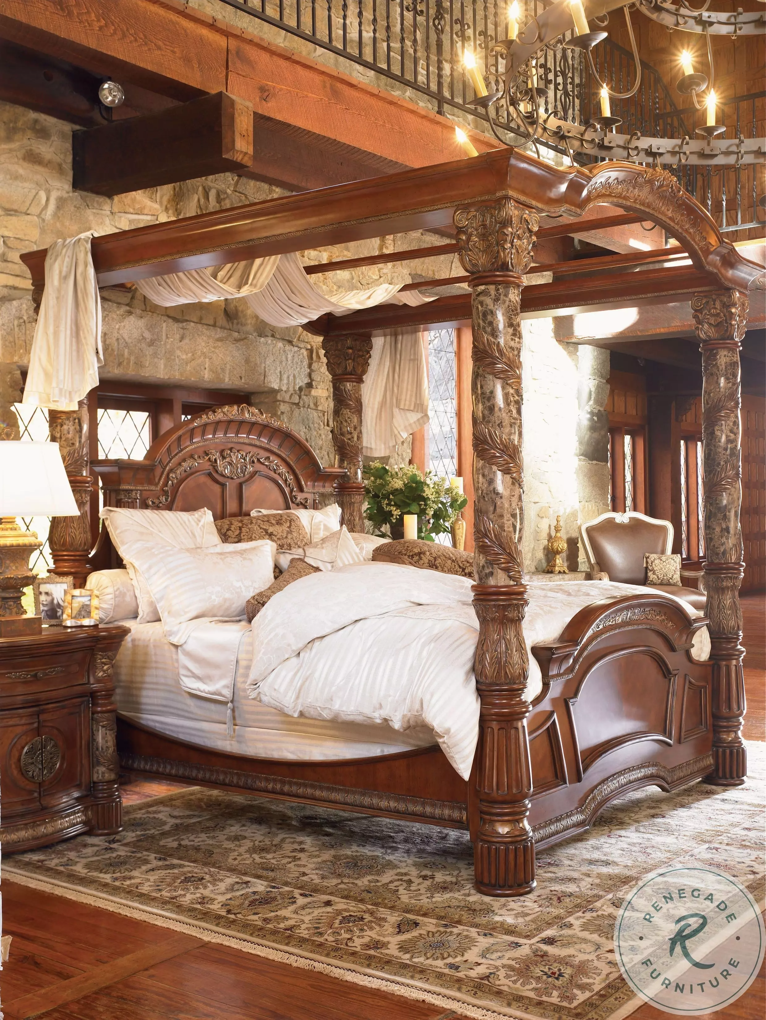 セルバ　「Villa Borghese」クイーンサイズベッドフレーム　約40万 Villa Valencia Classic Chestnut California King Poster Canopy Bed